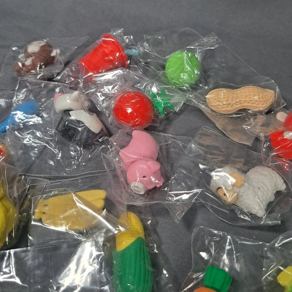 3D‎ Puzzle Erasers Food Animals Aliens Wrapped Lot of 26 Novelty Prize Holiday